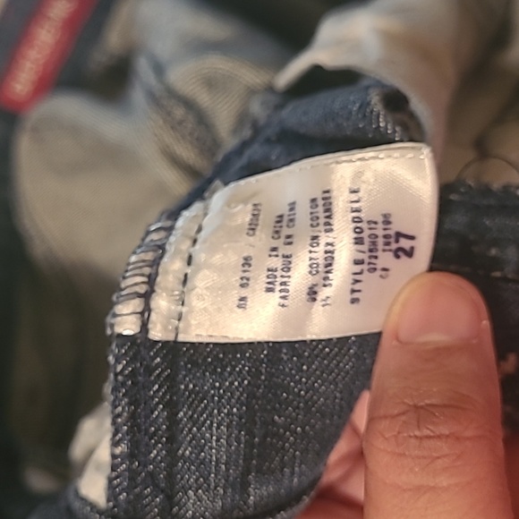 Size 27 women's guess jeans - Picture 3 of 4